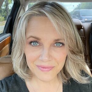 Meet your Posher, Denise